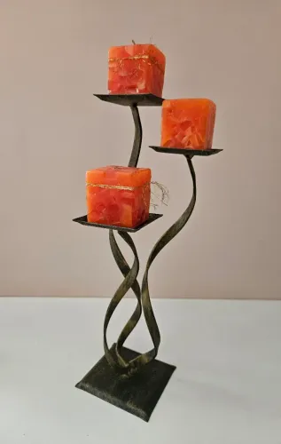 Conjunto de Castiçal de Ferro e  Velas Decorativas