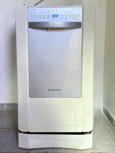 Lava-Louça Electrolux LE09X Blue Touch 9 Serviços 220V Branca