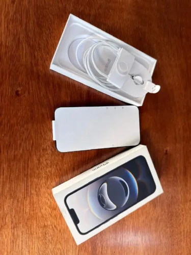 Iphone 16 e 256gb 94% saúde da bateria- acompanha acessórios originais