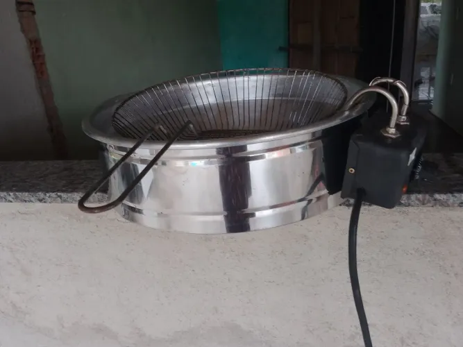 Fritadeira elétrica 12 litros litros 200 reais Paulo chamar ZAP * perfeita