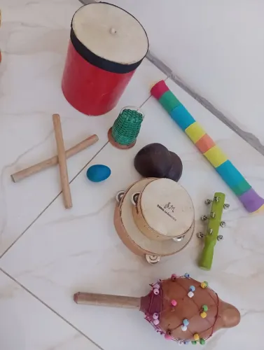Kit de instrumentos para terapia infantil