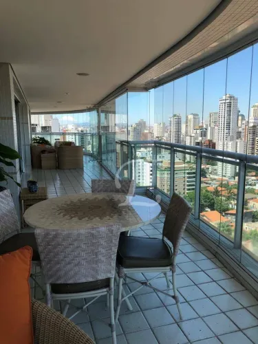 Cobertura duplex à venda em Perdizes/Pacaembu  Alto Padrão; 4 suítes; 6 vgs; 847 m2