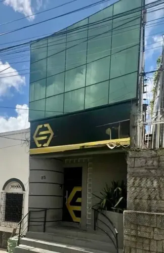 ALUGO AMPLO PONTO COMERCIAL NO CENTRO DA CIDADE
