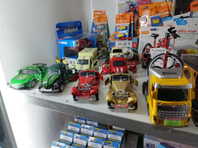 MINIATURA DE CARROS DIVERSOS PREÇO VARIA