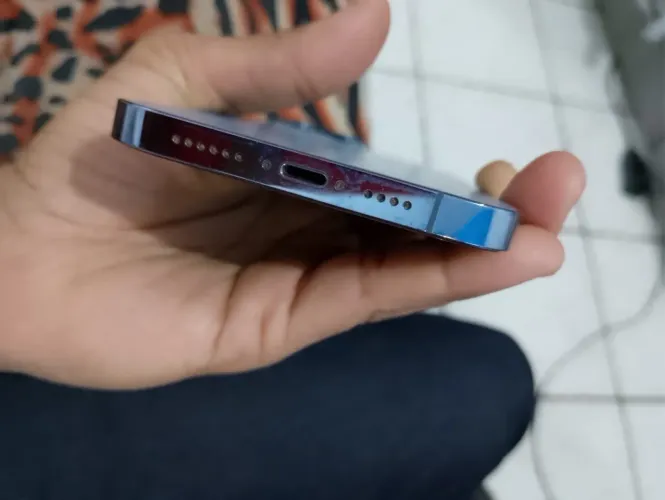 Vendo um iPhone 13 Pro Max