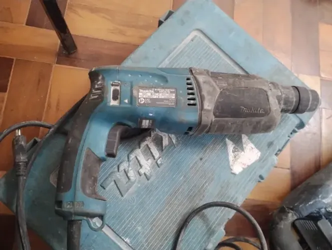 Martelete 220V 800W HR2470 Makita