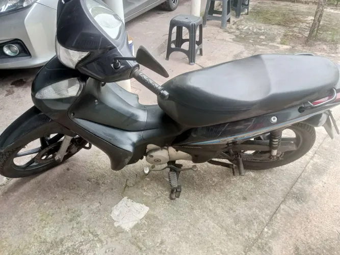 Vendo moto.