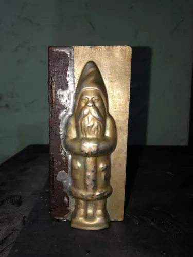 Molde Antigo Chocolate Metal Gnomo Papai Noel Década Passada