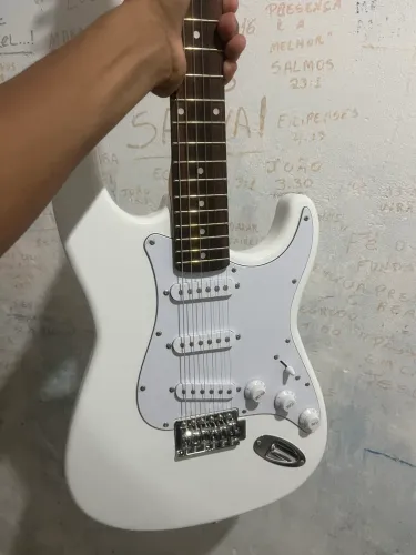 Guitarra Mxt zera sem uso ACEITO CARTÃO PRA VENDER LOGO