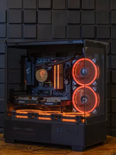 Ryzen 5 5600 | RX 6650 XT 8GB | 16GB RAM | NVMe 500GB Gen4 | Water Cooler 240mm