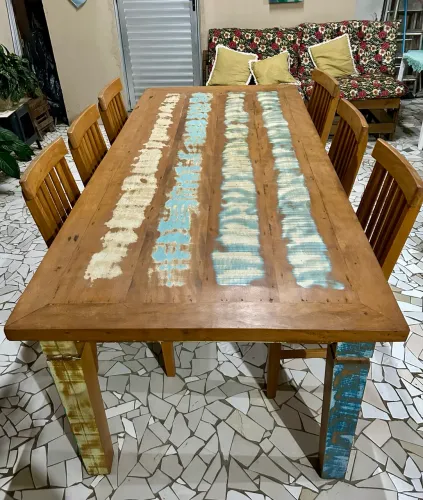 Mesa Rústica de madeira maciça com 6 cadeiras
