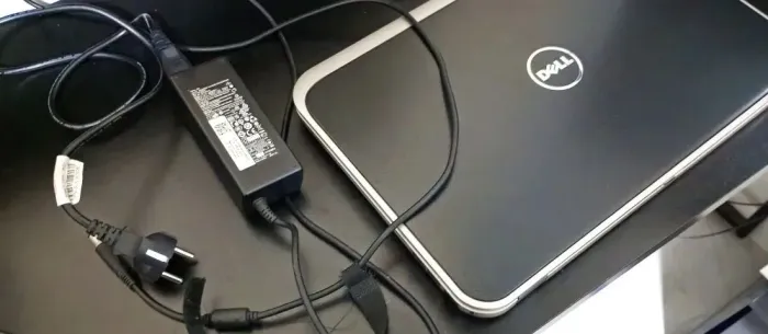 ATENÇÃO LEIA A DESCRIÇÃO NOTE DELL INSPIRON 7520 8GB RAM 15,6 POL FUNCIONANDO COM RESSALVA
