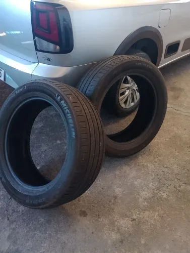 Vendo Pneu aro 19