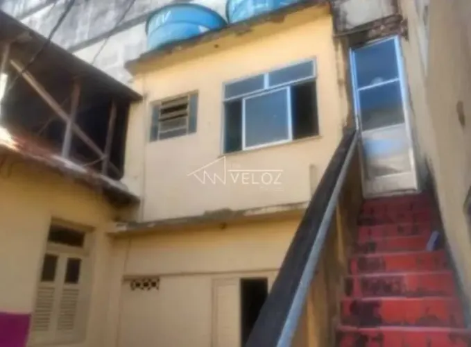 Casa de rua : / Residencial / Santa Teresa