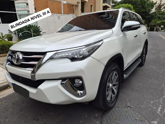 Toyota Hilux SW4 SRX 4X4 2.8 TDI 16V Dies. Aut. 2017