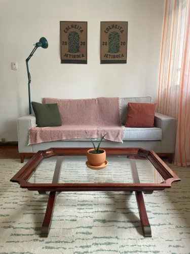 Mesa de centro e lateral