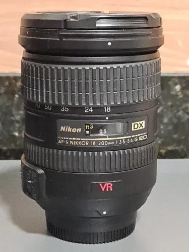Lente Nikon 18-200mm ? Zoom Versátil para Nikon