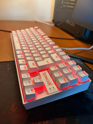 Teclado gamer redragon kumara