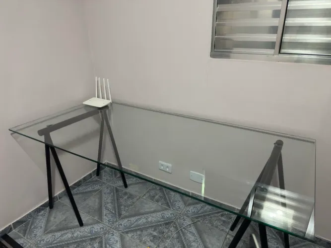 Mesa de vidro para escritório