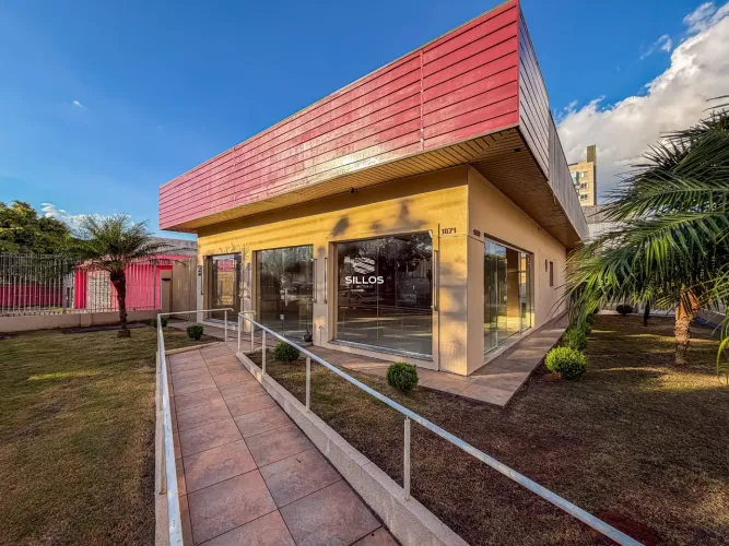 Casa comercial para alugar com 220m² no Rebouças em Curitiba