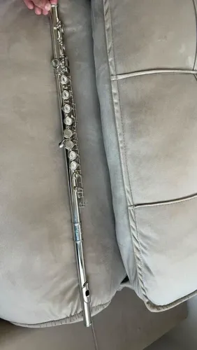 Flauta transversal semi nova