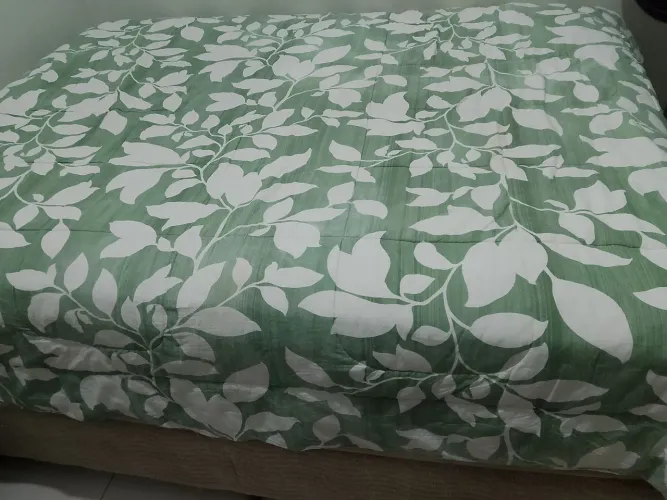 Vendendo cama de casal e guarda roupa de solteiro