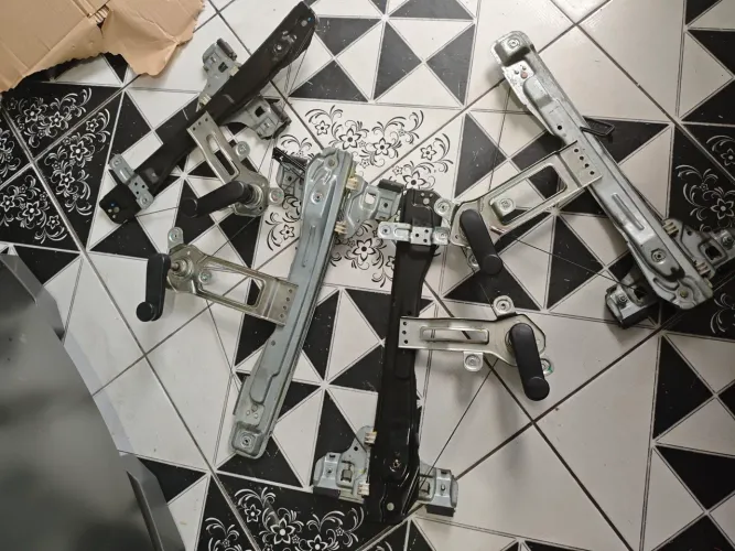 Elevador de vidro manual Cobalt 