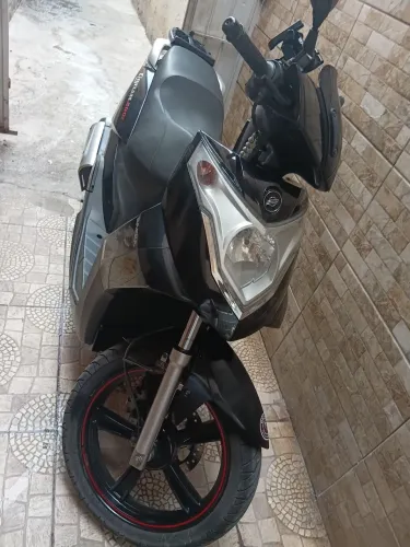 Moto conservada vendendo por um valor a baixo da tabela Fipe