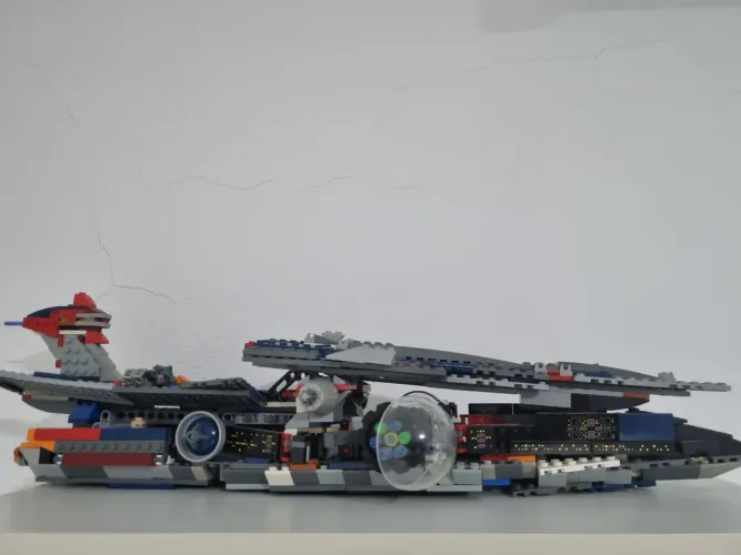 Nave espacial Star Wars 2025, Novo, com 2000 peças.