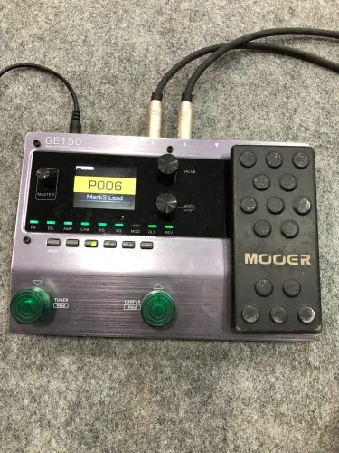 Pedaleira de guitarra GE150