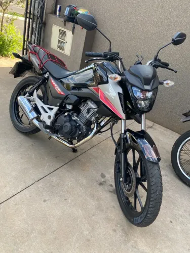 Titan 160
