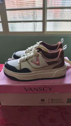 Tênis Casual VANSCY feminino off white/terra