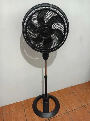 Ventilador de coluna Britânia 40 cm