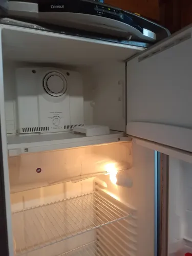 Vende se geladeira frost free 220v