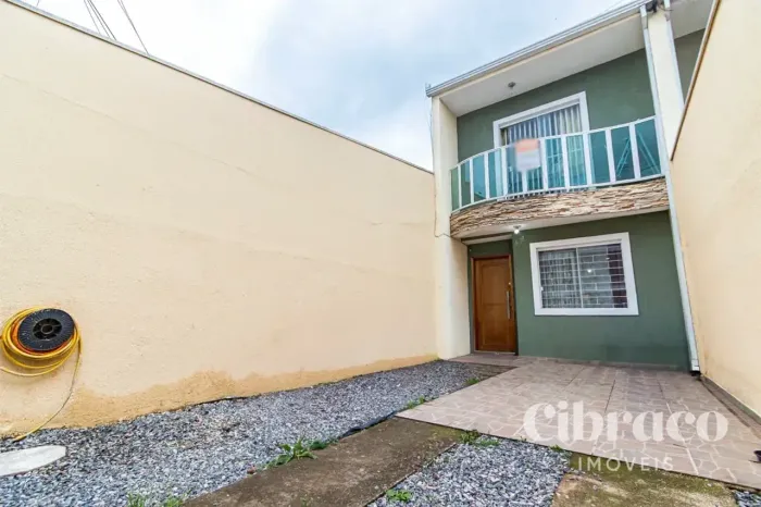 Sobrado à venda de 2 quartos no Sítio Cercado