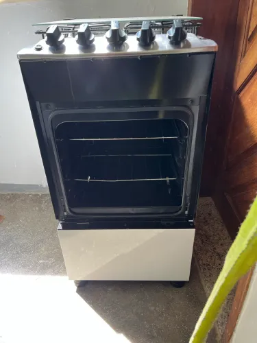 Vendo um Fogão sem a tampa de vidro do forno