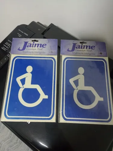 Placas de sinalização de acessibilidade