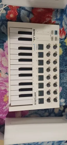 Controlador Midi Arturia Minilab MK2