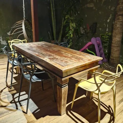Mesa em madeira de Lei
