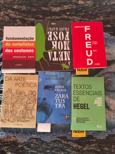 Livros diversos usados