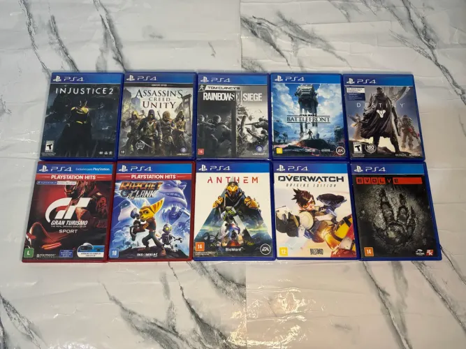 Lote de Jogos de PS4 Originais Seminovos