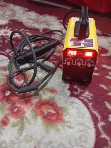 Máquina de solda inversora 200 amperes
