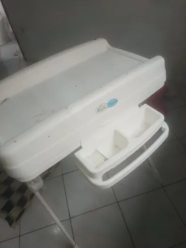 Vendo banheira com suporte, usada uma vez só, tá só guardada aq!!