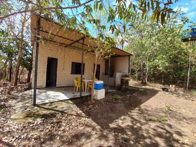 Rancho na região da viúva nova crixas  rio do peixe c/ Araguaia