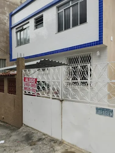 ALUGA-SE ÓTIMO APARTAMENTO