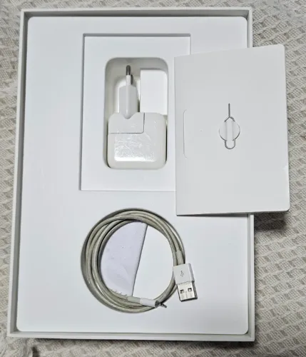 Ipad 5° geração Wi-Fi + celular 128 gb