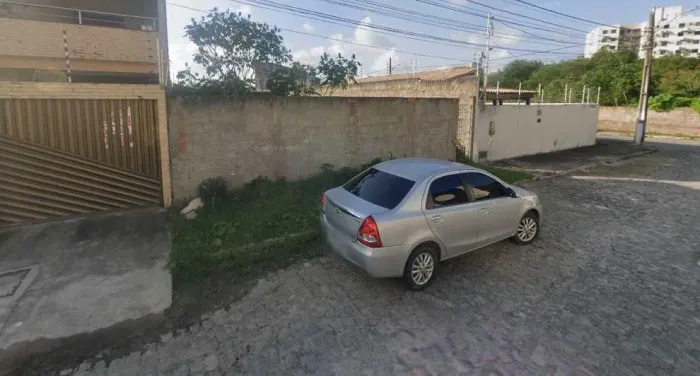 TERRENO EM RUA PÚBLICA - AEROPORTO [51936]