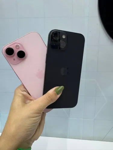 iPhone 15 128GB semi novo 