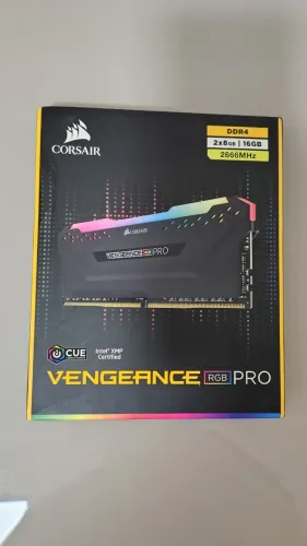  CORSAIR VENGEANCE RGB PRO 16 GB (2 x 8 GB), DDR4, 2666 MHz