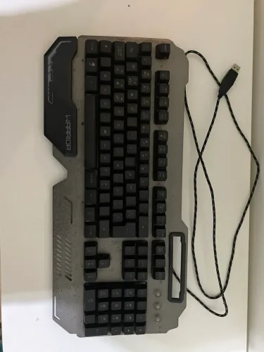 Teclado Semi-Mecânico da Warrior